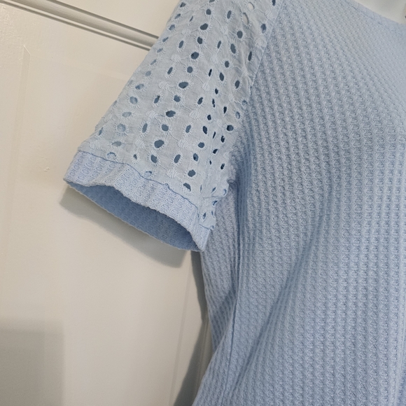 Light Blue Eyelet Sleeve Women's Top - Picture 2 of 4